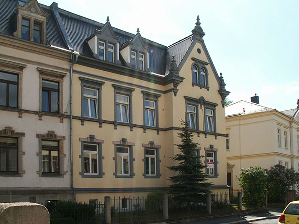 Mehrfamilienhaus